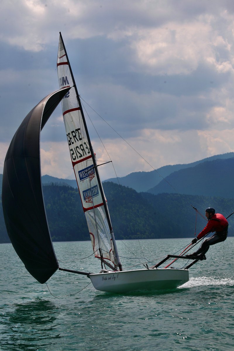 Club- und #Flottenmeisterschaft des #Segelclub #Walchensee 2018 fand bei bestem Wetter mit 'entsprechendem' #Wind statt. Hier die #Fotos: tinyurl.com/ybpm54lr