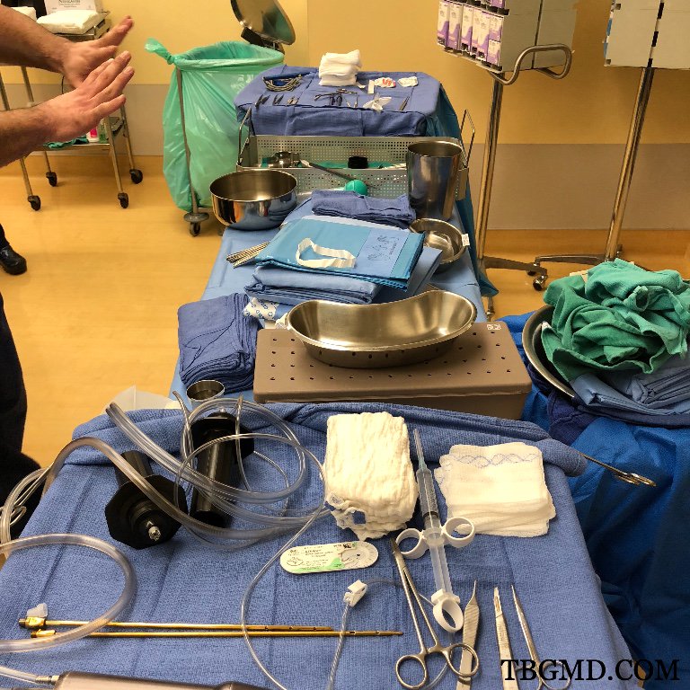 GrunwaldTiffany's tweet image. Checking the back table before surgery to make sure everything is ready for my breast reduction today.
#preparedness
#ORefficiency #breastreduction
#safesurgery #ORlife #girlboss
#lovemyscrubtech #plasticsurgery #santamonica