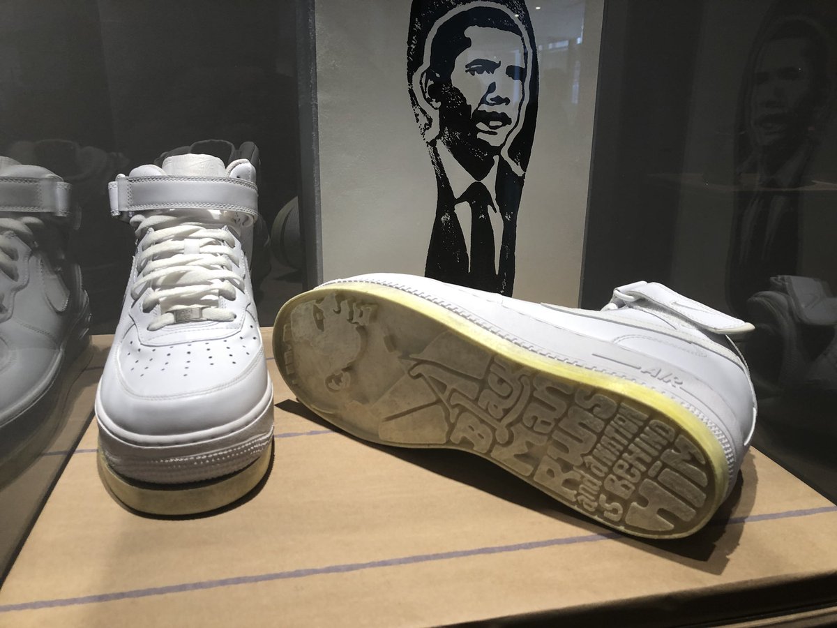 Great exhibition on Park Ave. <a href="/phillipsauction/">PHILLIPS</a> Tongue + Chic love the display cases.