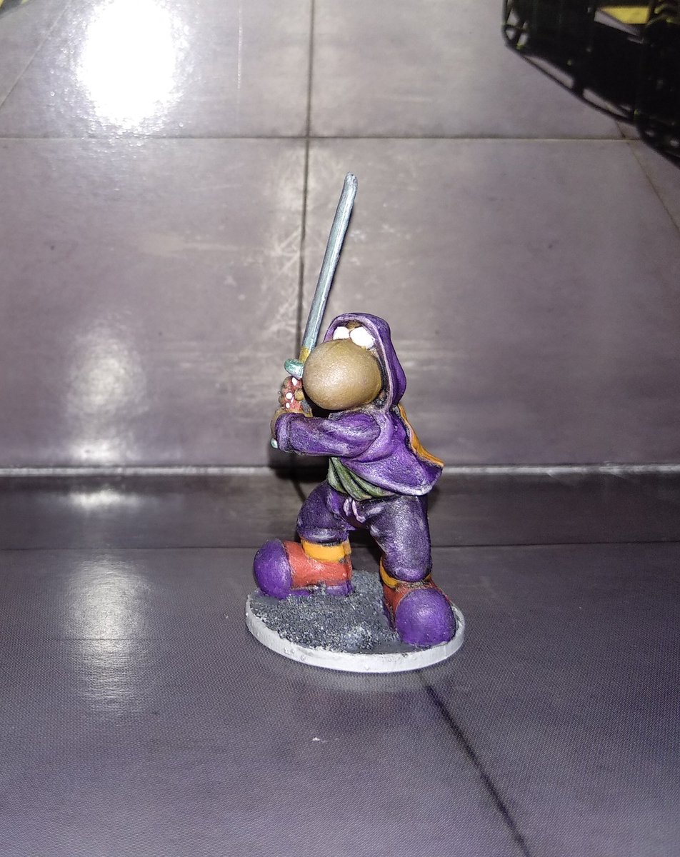 ridlixcot's tweet image. Pues segundo crosstrainer de fanhunter terminado. Quise hacerlo afroamericano, la resistencia tiene diversidad, y me vino a la cabeza el sable morado de Samuel l Jackson en star wars. Tabletop, no doy más de sí. A las cinco arriba, y a costa rica XD