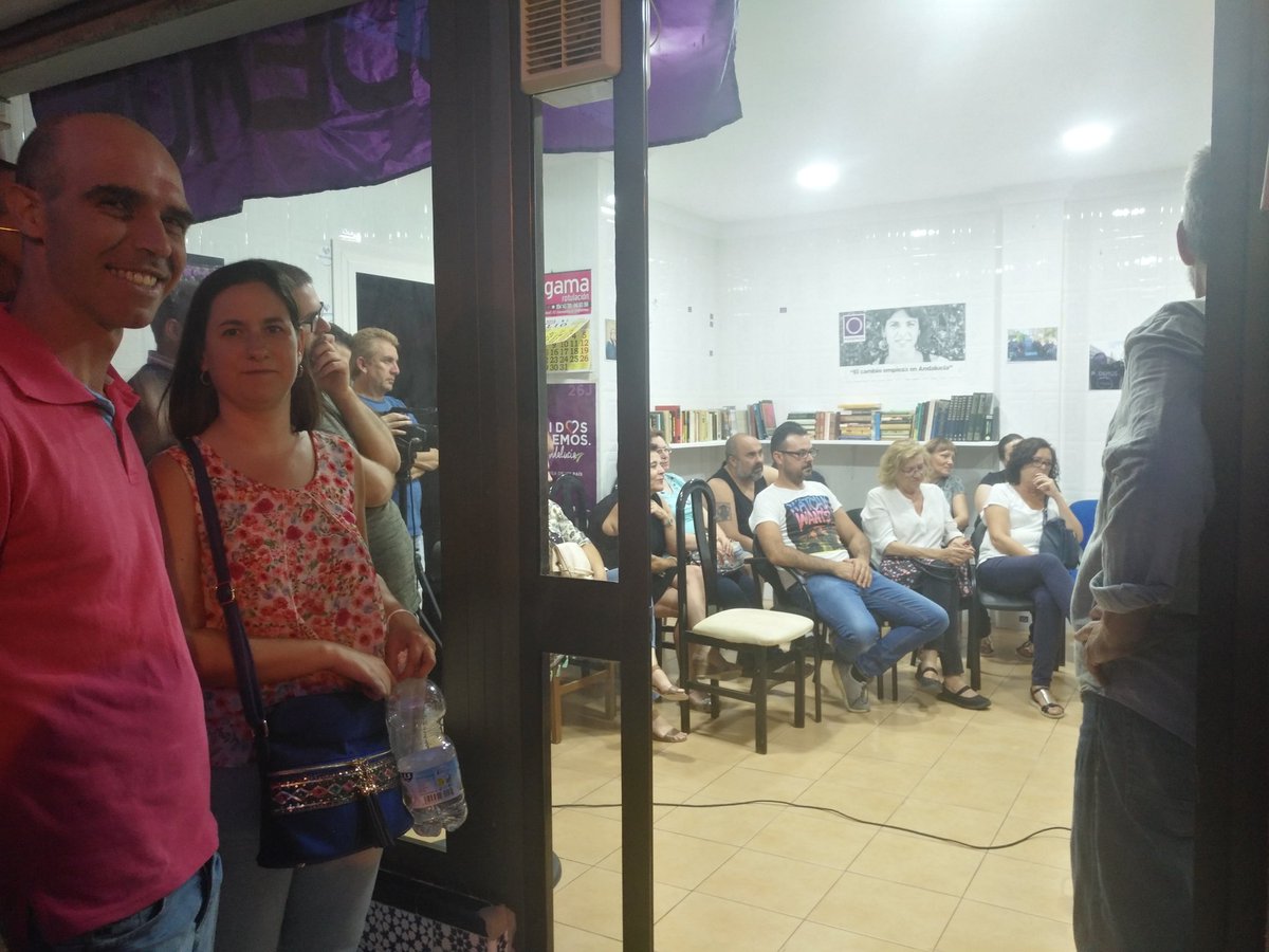 Podemos_AND's tweet photo. Hoy hemos estado en #Carmona acompañando la inauguración del local social y  sede del círculo @PodemosCarmona_ ¡Enhorabuena por la energía por construir el espacio colectivo! @marigarci62 https://t.co/PHRvbd3mmT