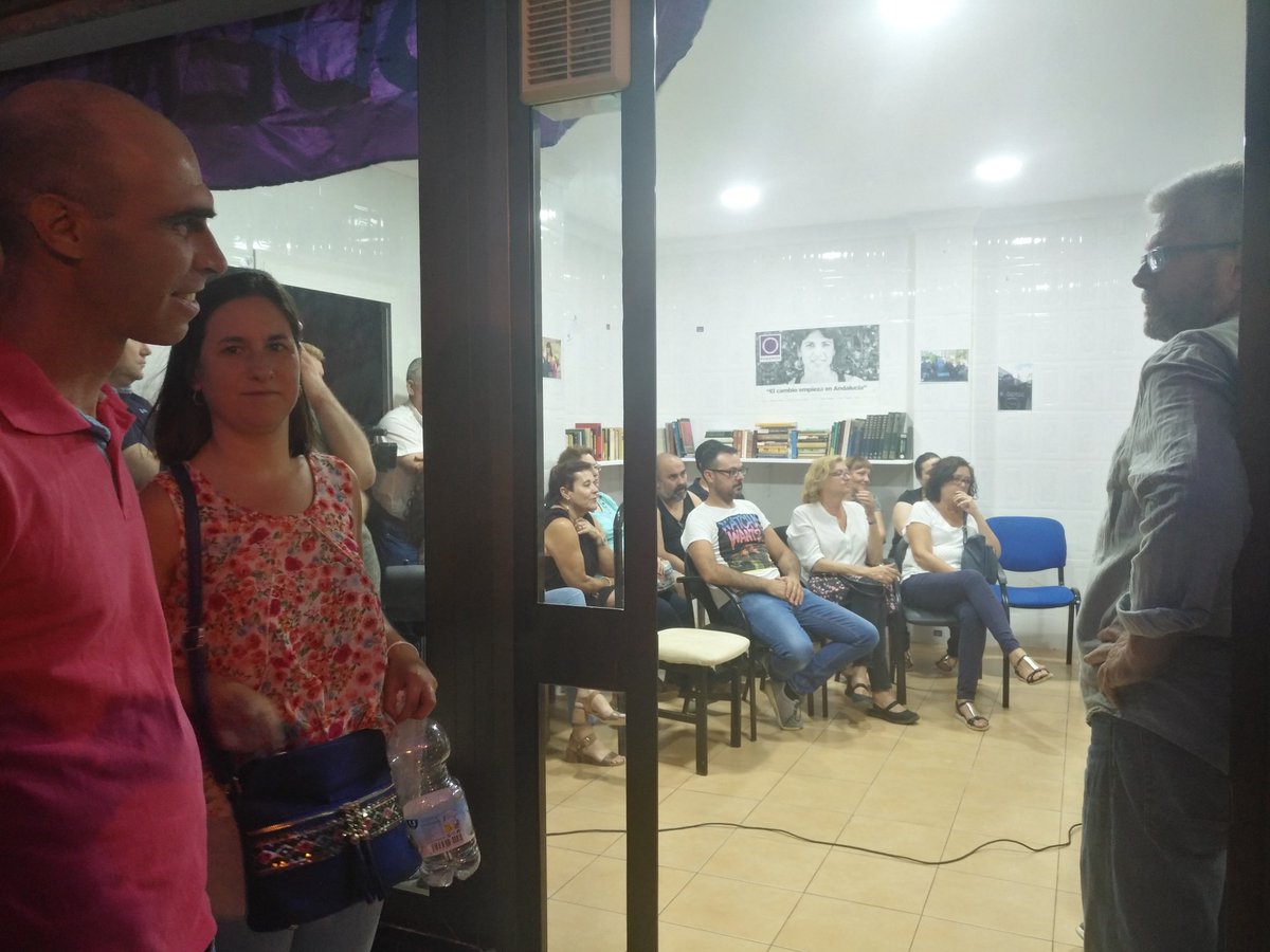 Podemos_AND's tweet photo. Hoy hemos estado en #Carmona acompañando la inauguración del local social y  sede del círculo @PodemosCarmona_ ¡Enhorabuena por la energía por construir el espacio colectivo! @marigarci62 https://t.co/PHRvbd3mmT