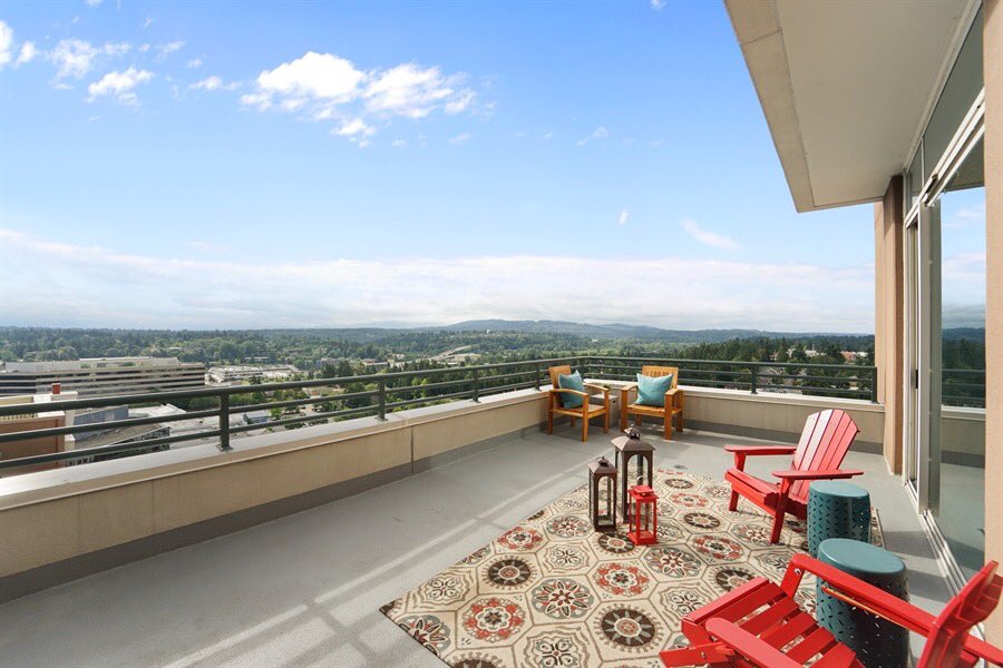 ryanraffetto's tweet photo. Take an evening tour of our newest Bellevue Pcific Tower penthouse listing! Tonight from 6-8pm, reach out to 206-261-1206 or Ryan@RaffettoRealEstate.com for details! #one88 #bosadevelopment #luxury #penthouse #raffettorealestate #pointe3realestate https://t.co/NENbAOOzCd