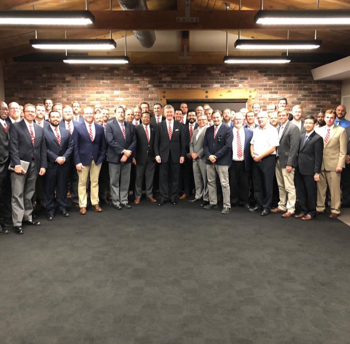 joshuajtompkins's tweet photo. A collection of men laboring at the same task. @MastersSeminary #TMSDMin https://t.co/IUeEc0knck