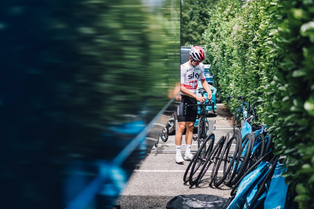 Plenty of rest day smiles as the ⛰⛰⛰ beckon... #TDFChill 

📸 <a href="/therussellellis/">Russ Ellis</a>