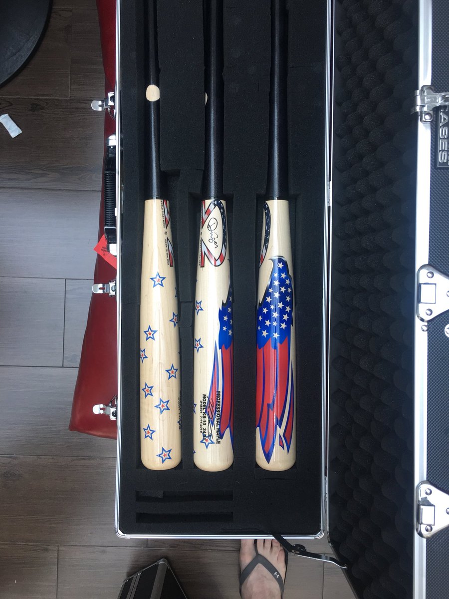 jason_romano7's tweet photo. DERBY DAY! Thanks to @DINGERBATS for hooking up these one of a kind bats for K12.  @MSinicola best BP thrower in the game! 
@UnoHour https://t.co/iiY7KyuUR8