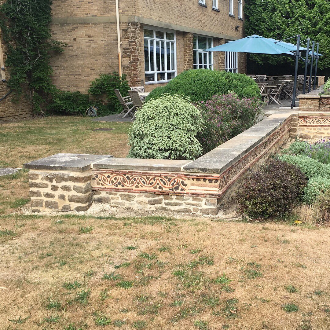 keystoneandlime's tweet photo. Some before/after photos of the #gertrudejekyll walls at @BarrowHills school after the first phase of work. Conserved as much as possible of the original, rebuilding where necessary #stone #walls #repairs #keystone #heritage #lime #restoration https://t.co/gLfP3EHSHn