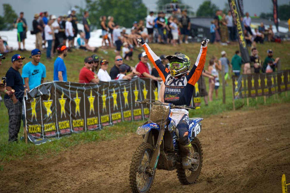 YamahaMotorCa's tweet photo. 1/3 #MondayMX A hot and humid weekend at Gopher Dunes, but that did not phase @jpettis39 who placed first in both motos, regaining the red plate. A career best for Halstead who finished 5th overall, and Cannella battling it out for 7th OA. #bLUcRU #YamahaRevsYourHeart https://t.co/ZawXUN606p