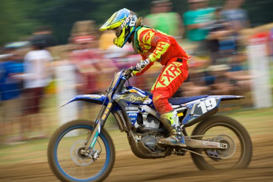 YamahaMotorCa's tweet photo. 1/3 #MondayMX A hot and humid weekend at Gopher Dunes, but that did not phase @jpettis39 who placed first in both motos, regaining the red plate. A career best for Halstead who finished 5th overall, and Cannella battling it out for 7th OA. #bLUcRU #YamahaRevsYourHeart https://t.co/ZawXUN606p