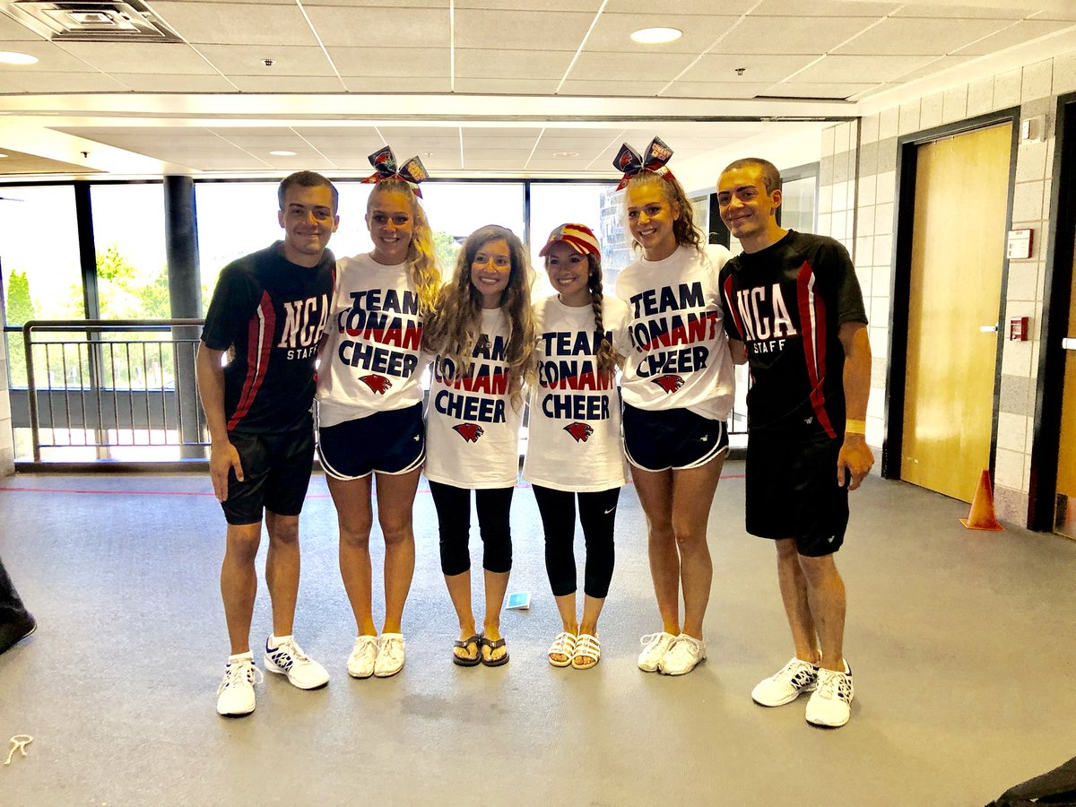 ConantCoedCheer's tweet photo. So proud of this team for all the hard work they have put in this summer! Cougars will ALWAYS stand together! Way to shine BRIGHT inside & outside!! #RedTeam #cougarpack #teamconantcheer #stuntlikeaboss #heartofgold #fireworks โค๏ธ๐พ๐ฅ๐๐๐ป๐บ๐ธ๐ผ๐
๐๐พ๐ https://t.co/UZJRdLc5ia