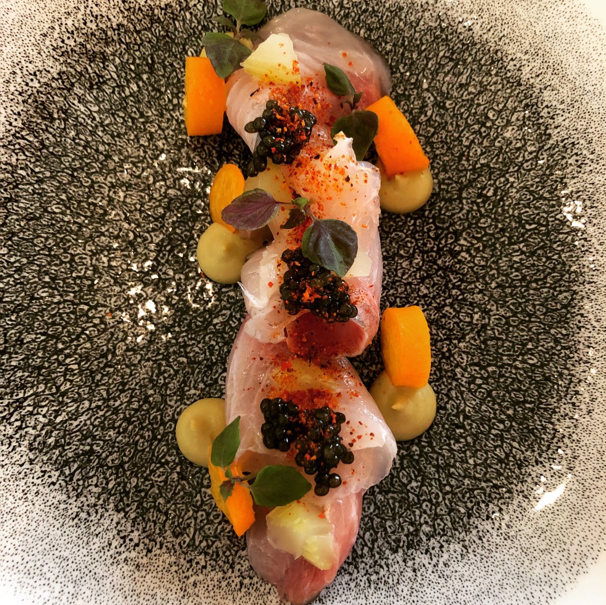 MaderaSandHill's tweet photo. Sea treasures, artfully crafted by our chefs: cured kampachi with a miso edamame purée.
(Photo: Instagram/amitbr) https://t.co/tBErwjKnFB