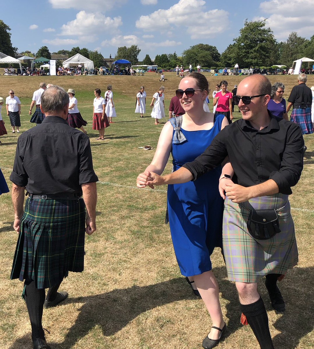 EdinScotDancers's tweet photo. Thanks @WhiteRoseFest and @RSCDSLeeds for a superb Festival and evening dance - we had a great time #skipchangeinsunnies https://t.co/z7qL1Xgr0h