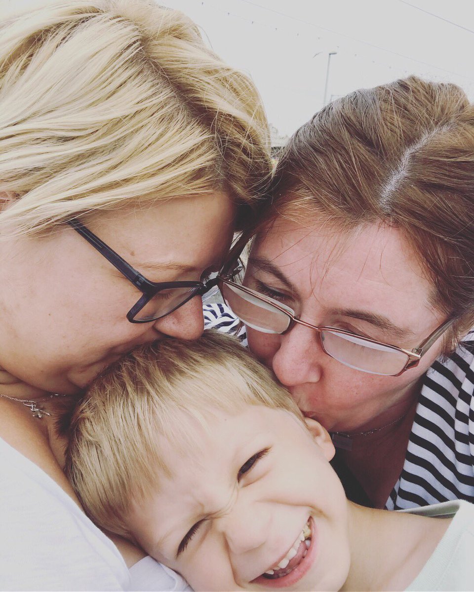 Katteah's tweet photo. When the boy does not approve of our #PDA π #OhMaxwell
#CissyAndKitty https://t.co/zpZ73hMAD4