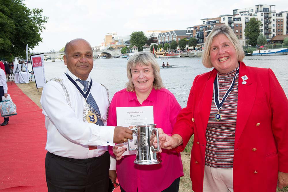 RBKMayor's tweet photo. Pleasure to have been at Kingston @kingstonregatta 2018. Thanks @CNMEstates for invite to charity lunch.  Enjoyed the boat trip on Gloriana. Congratulations @AlisonMcWhinnie on winning  Community Champion Award presented by The Emeritus Mayor of RBK 2017/18 @JuliePickering_ https://t.co/ExKRVn2zre