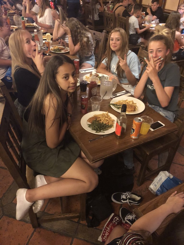 Llanwern_paris's tweet photo. Final night meal at King Ludwig’s! What’s a fab place for food! #finalnightvibes #kingludwigs @katie61343513 @frankie32714735 @layla66856216 @passey_brody @HollyCl53175582 @Chloelynch442 @Amelia_Tunney @JACKBLANKS2 https://t.co/bXdiPRwiJo