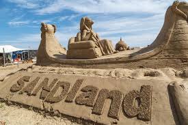 TC_SikagoBK's tweet photo. Some 200 sand sculptures made by 20 sculptors from all around the world are being displayed in 12th @sandlandantalya which is among the world’s largest. #MondayMotivation 

https://t.co/LNfG8Fogxj https://t.co/qRYreyPGsJ