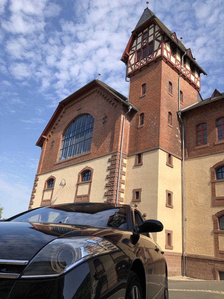 citroen_c6's tweet photo. Je vous ai à l’œil #CITROËN #C6 #doublechevron https://t.co/SD63UT0y6Z