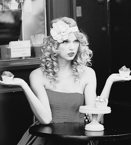 oldtimeyfed's tweet photo. At The Big Cheese The American Dream dances with Vivacious Vale! https://t.co/zHAEYIlH4G