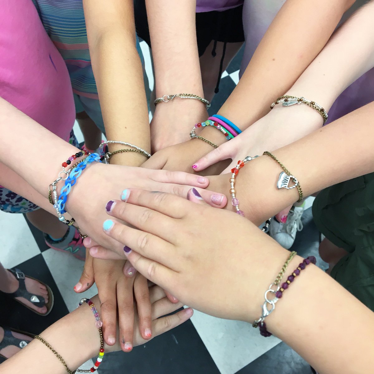 Best buds from day 1! Look at these stunning bead and chain bracelets our campers made 😍
.
.
.
#diyjewelry #diyjewellery #bracelet #beads #camp #summercamp #kiddos #kidscamp #torontokids #torontomom #torontomoms #toronto #the6ix
