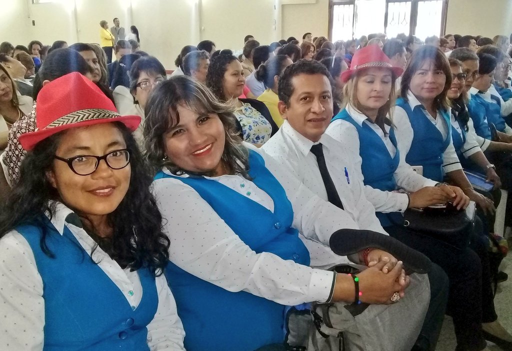 EducacionZ8_Ec's tweet photo. Desde el pasado mes de agosto de 2017, el Ministerio de Educación puso en marcha varias acciones orientadas a mejorar la calidad educativa del país como una estrategia efectiva para generar procesos exitosos del trabajo de los docentes en las aulas de clases. #PorLaEducaciónEc https://t.co/SY2UlM88Kl