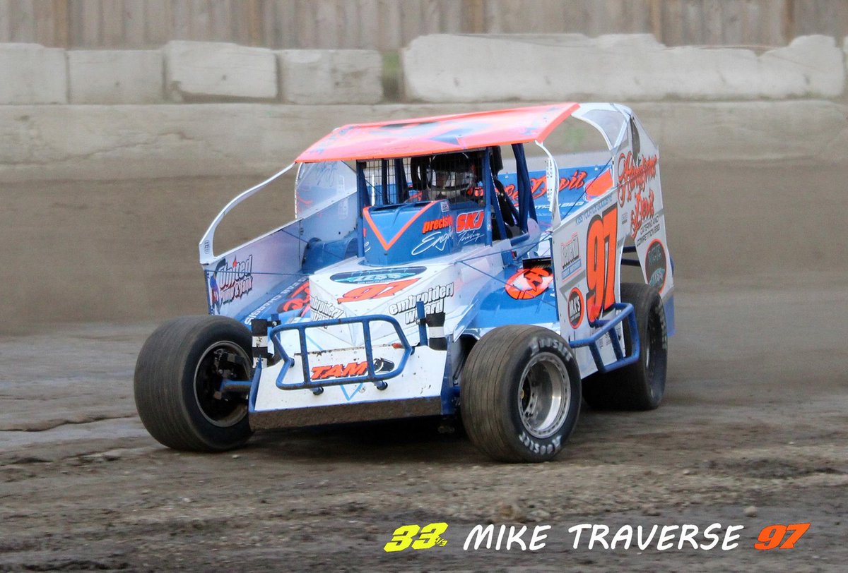 OcfsRacing's tweet photo. @jerryhigbie will have the 97 prepared for #BattleOfTheMidway @SuperDIRTcar #TeamOCFS #TheStatesman https://t.co/CeC1DYv91b
