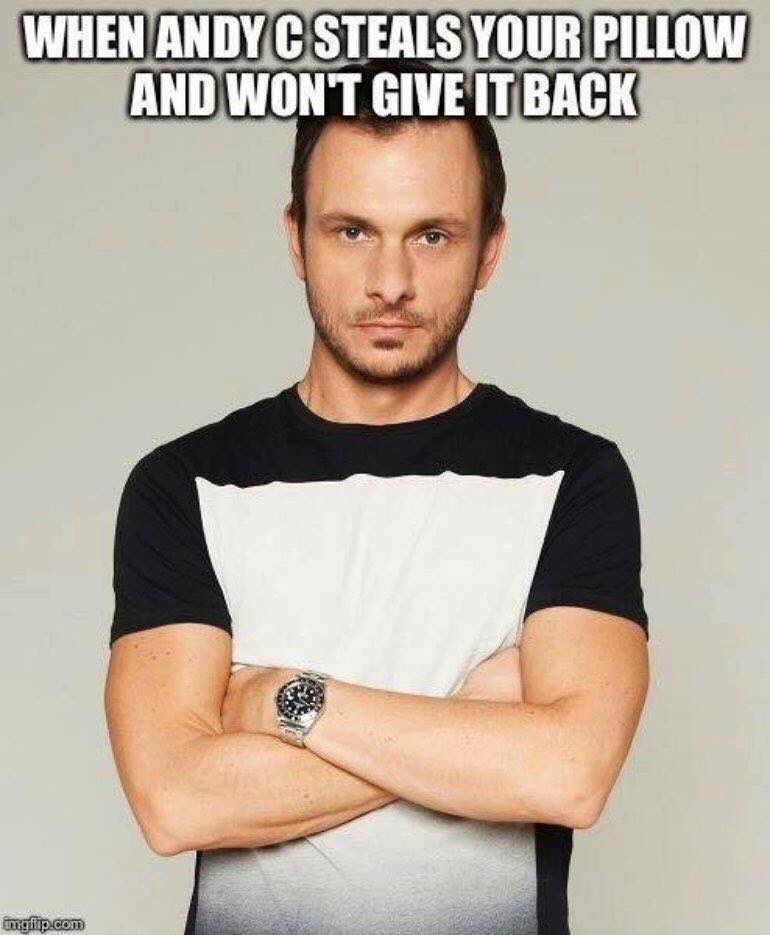 TheRealSkibz's tweet photo. Still holding the top spot for best Dnb meme bro 😩😂😂😂 @ANDYC_ram https://t.co/pUbgEzlrDl