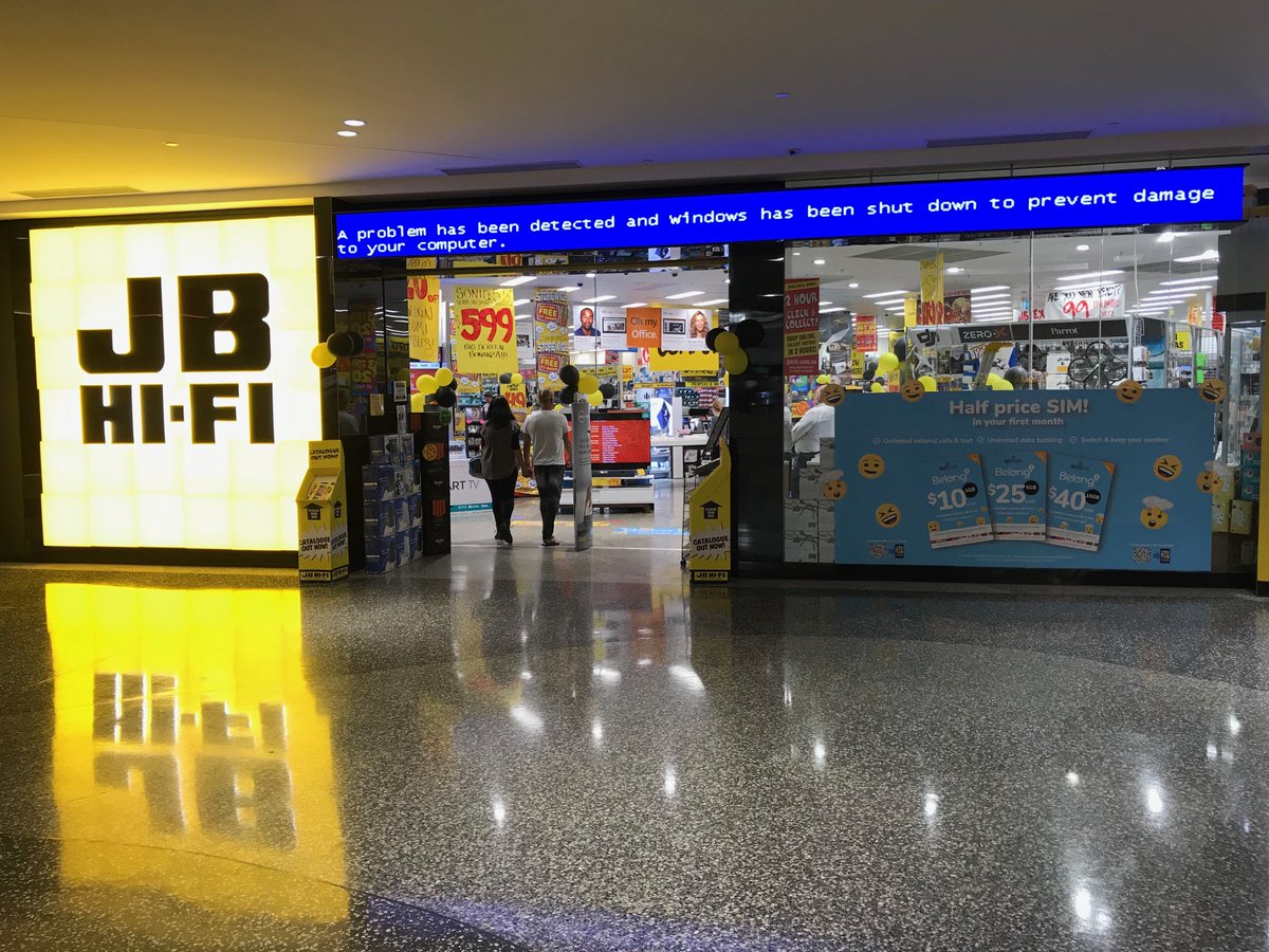 iSub's tweet image. Hey @JBHiFi, probably not the best way to advertise @Windows computers... #getamac