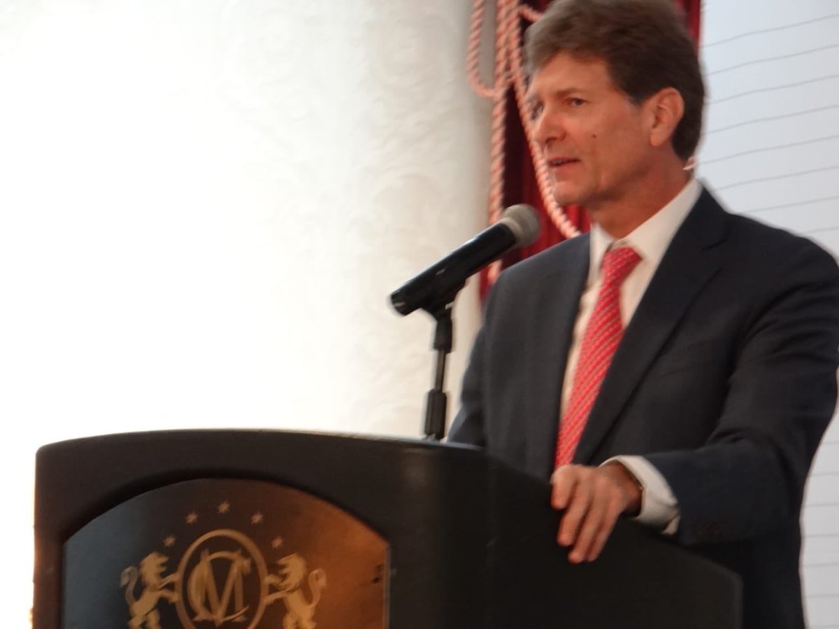 EduardoJavierBG's tweet photo. Acompañé al Secretario de Turismo @edelamadrid al lanzamiento del Sistema Nacional de Certificación Turística y de la primera entrega del Distintivo Nacional de Calidad Turística. @SECTUR_mx https://t.co/9oYgDH1AbX