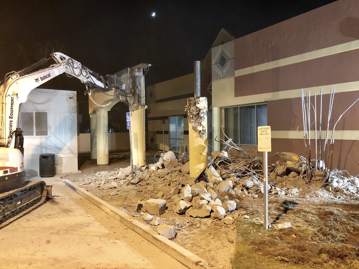 socalremoval's tweet image. Front concrete pillar atrium demolition.  #demolife