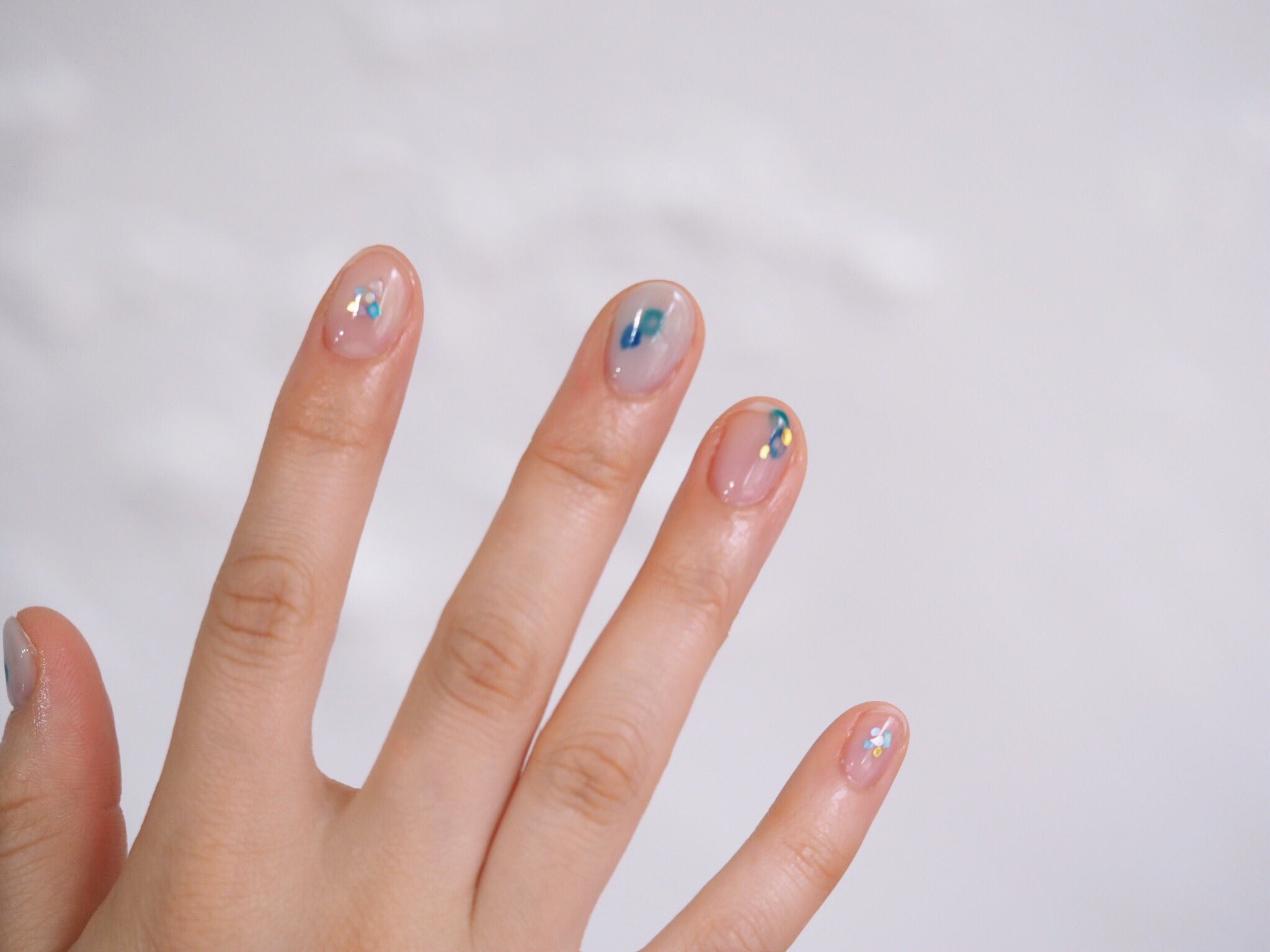 Nail Yumihari Al Twitter 涼風 クリアベースに涼やかなシェルや滲みカラーを散らして 6500円です Nail ネイル ネイルデザイン ショートネイル ナチュラルネイル ニュアンスネイル 夏ネイル シンプルネイル クリアネイル Gelnail 札幌 Yumihari