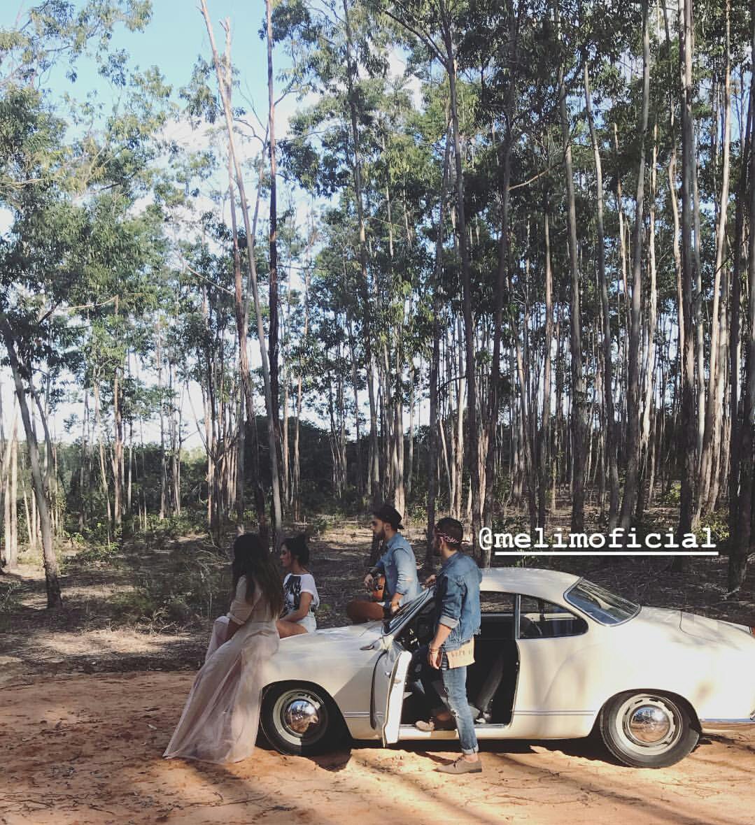 ivetenews's tweet photo. Nesta segunda (16), Ivete Sangalo gravou o clipe da sua futura música de trabalho intitulada “Um Sinal”. As gravações aconteceram na Aldeia Adventure, localizado em Porto de Sauípe/BA.

No vídeo, ela contará com participações especiais: o grupo Melim e o ator Alejandro Claveaux. https://t.co/2RRaioVlzh