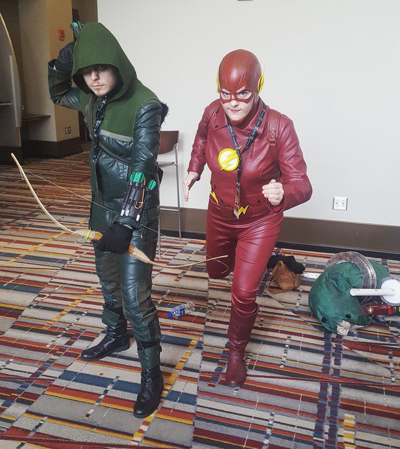 MercKing92's tweet photo. Got a photo with @mabcreationsphotography who did this amazing Flash cosplay! You can't see it, but she even has a little red leather backpack that matches the rest of the suit, which is a really clever way to carry your stuff at a con while in cosplay! #cosplay #ctcon2018 https://t.co/idPnpu7nrN
