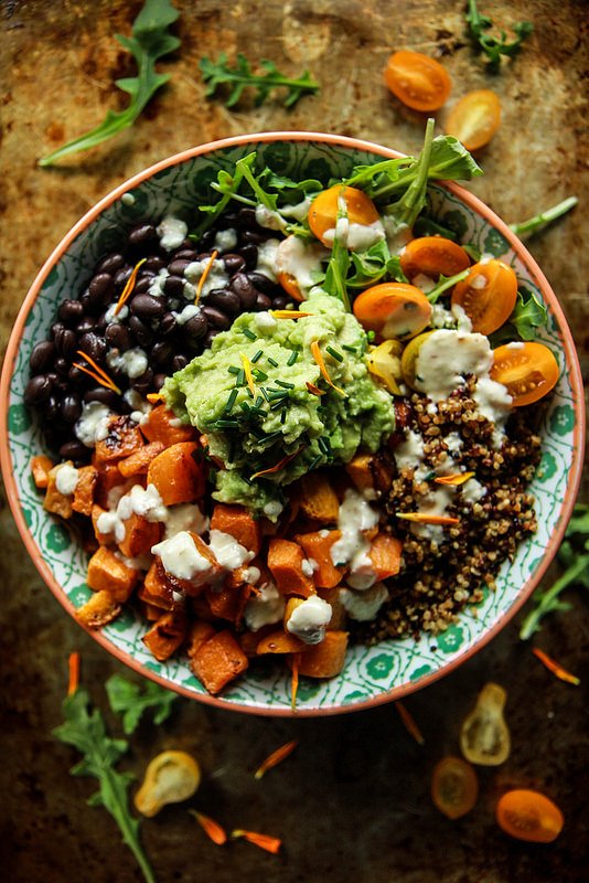 vegancook101's tweet photo. Cuban Quinoa Bowl with Spicy Lemon Cashew Dressing https://t.co/G2qOA0fTi7 https://t.co/pYgOfvJcMD