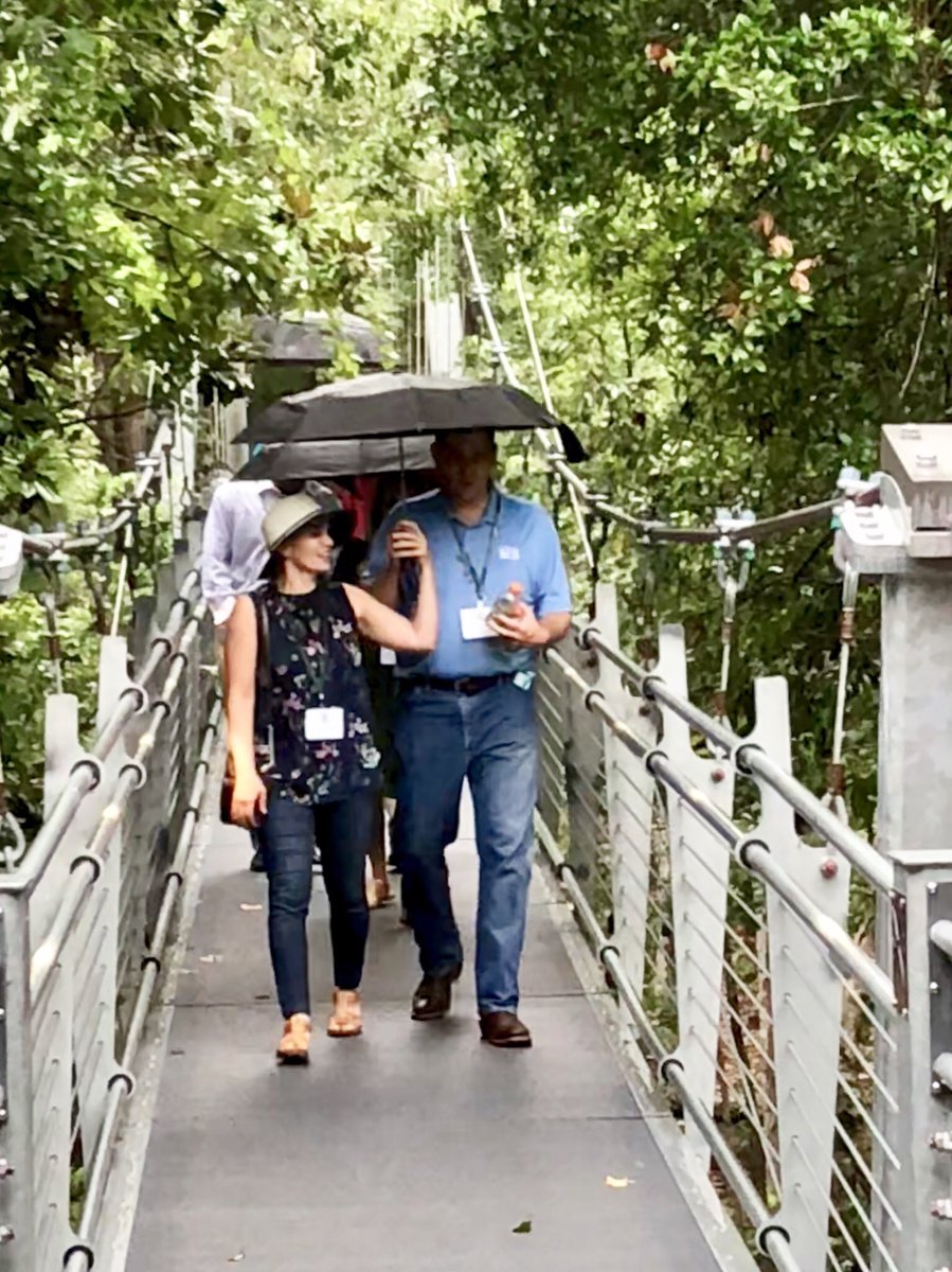 USM_AquacultDir's tweet image. Thanks for the vist #SASDA.  We had a great time talking #aquaculture. Glad you got to finish with a walk across the bridge at the Marine Education Center.