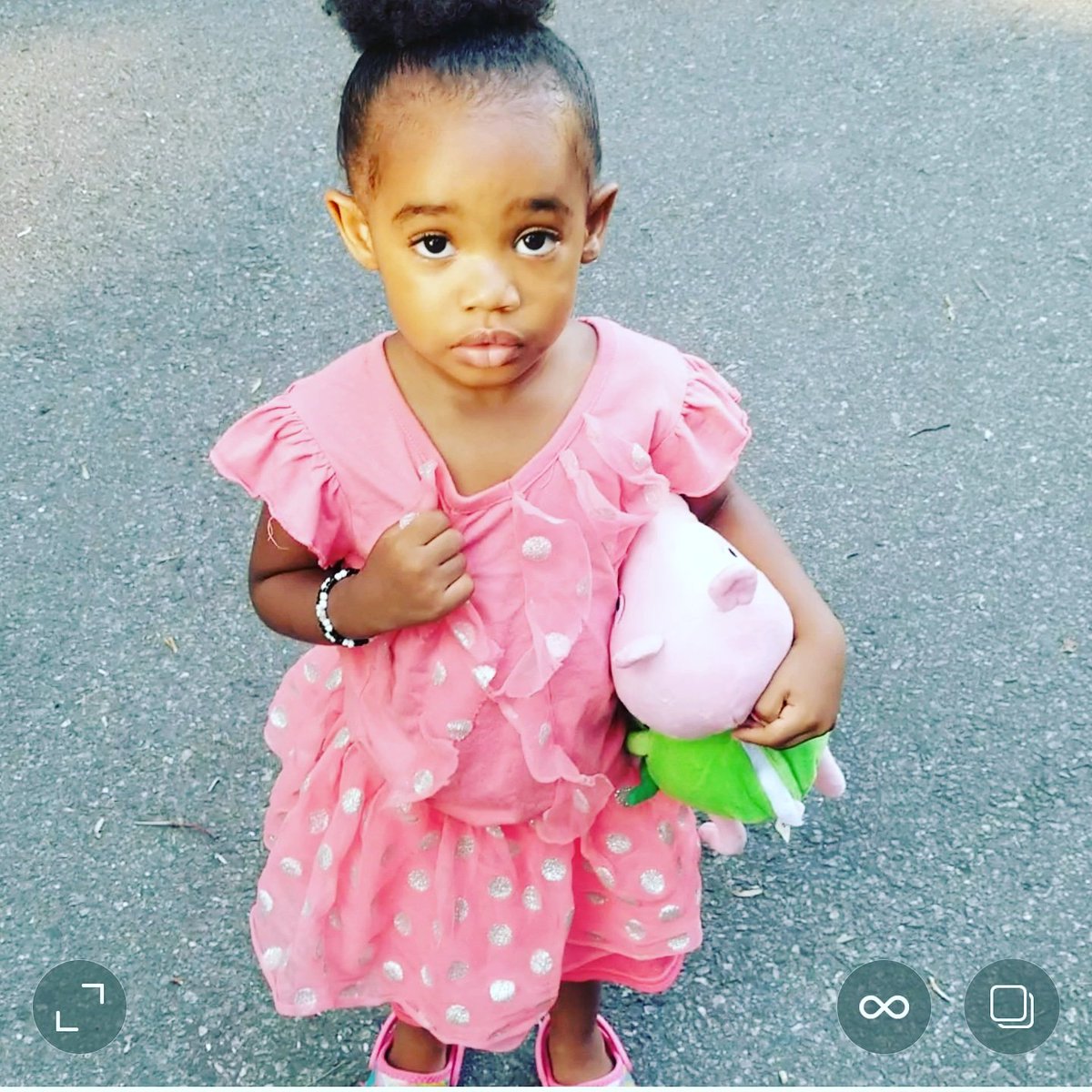 powerndreams's tweet photo. She told her doll baby she was the mommy
I interrupted
"You not the mommy, I'm the mommy"
She rebutted
"You not the Esi, I'm the Esi!"
#ithinkimthemommy #notsureanymore #mommystruggles #raisingqueens #raisingaking https://t.co/la7pxivNX9