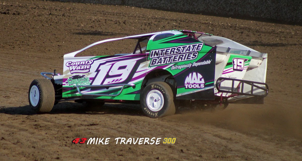 OcfsRacing's tweet photo. Roger Henion Jr. Is looking to capitalize on his Rookie season in 358 Thursday. After qualifying with the Big Block field Saturday, Henion is looking for a $3000 pay day. #RocketRoger #BattleOfTheMidway #MikeTraversePhotos https://t.co/QX6f7OtpXF