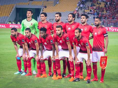 MJIOLFNG2Gp9IP1's tweet photo. يالا يا اهلى بطولة بتناديك، العب كوره و احنا دايما جمبيك، وعد علينا هنخليك احسن فريق فى الكوووون #افريقيا_يا_اهلى 🔴🏆 https://t.co/EhFSgn95pp
