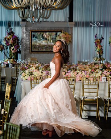 ManoloDoreste's tweet photo. Gorgeous #sneakpeeks from Alejandra’s #Quinceañera this past Saturday, how else would we kick off this week? #manolodoreste #infocusstudios #fifteens #quince #portraits #quincephotos #miami #teens #teenphotography https://t.co/Xw0uYN8FIq
