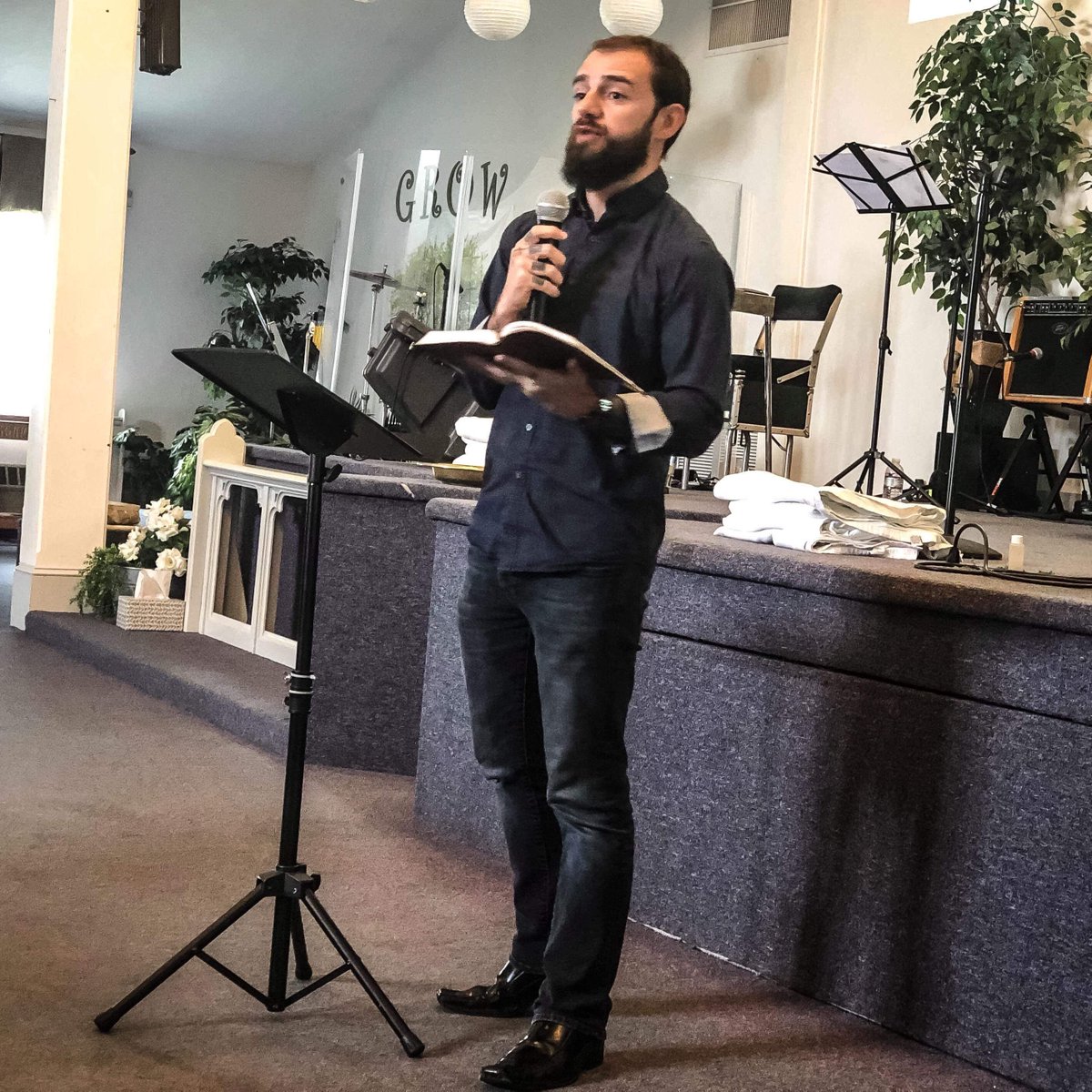 _AGMinistries's tweet photo. We had amazing services this past weekend. 4 services in 3 days at New Life Christian Assembly in Haverhill, MA. The Word was preached, the power was demonstrated, and people were saved and healed.
#agm #fireofgodtour #4services https://t.co/Ll4YIvNKuB