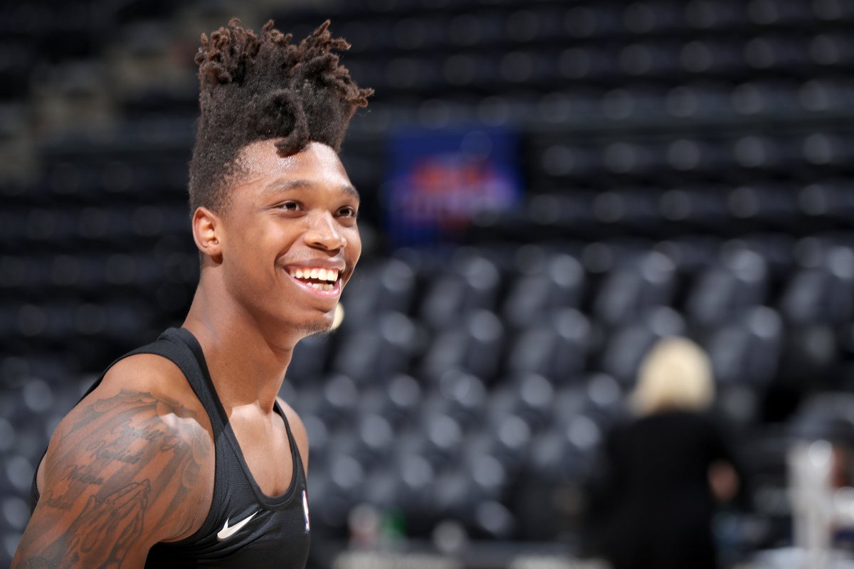 brkicks's tweet photo. Spurs rookie @lonniewalker_4 donated $30,000 worth of basketball shoes to his hometown 🙏 https://t.co/851KnMHupN https://t.co/pjMTmxrqFl
