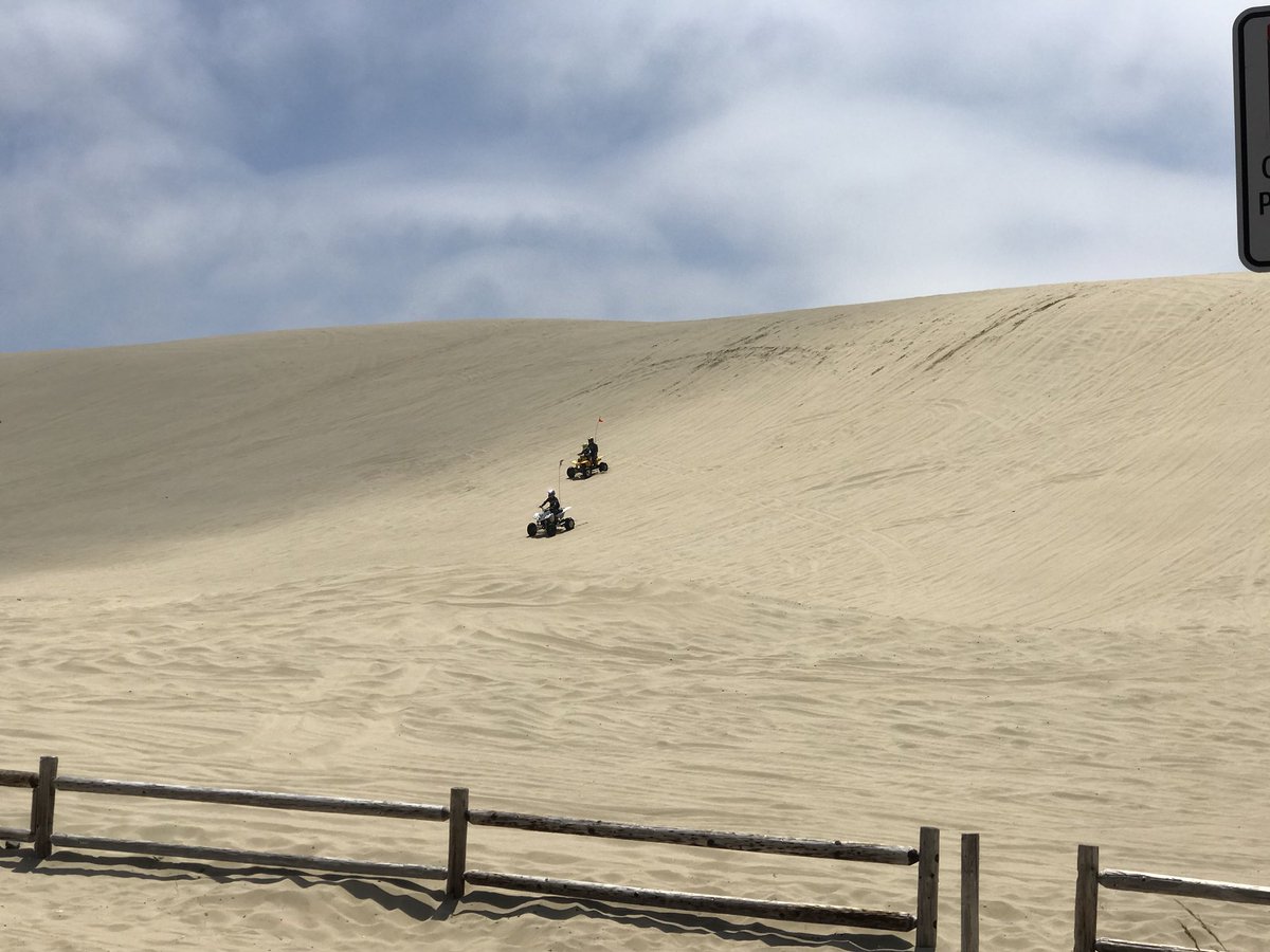 PealingO's tweet photo. Hiked up the Oregon Sand Dunes watched the four wheelers play and the wind surfers.#oregonsanddunes #southjetty #pacificocean #fourwheelers #windsurfing #oregoncoast #rvlife #retiredlife #exploreing #pealingout https://t.co/Yuw0uIDUtS
