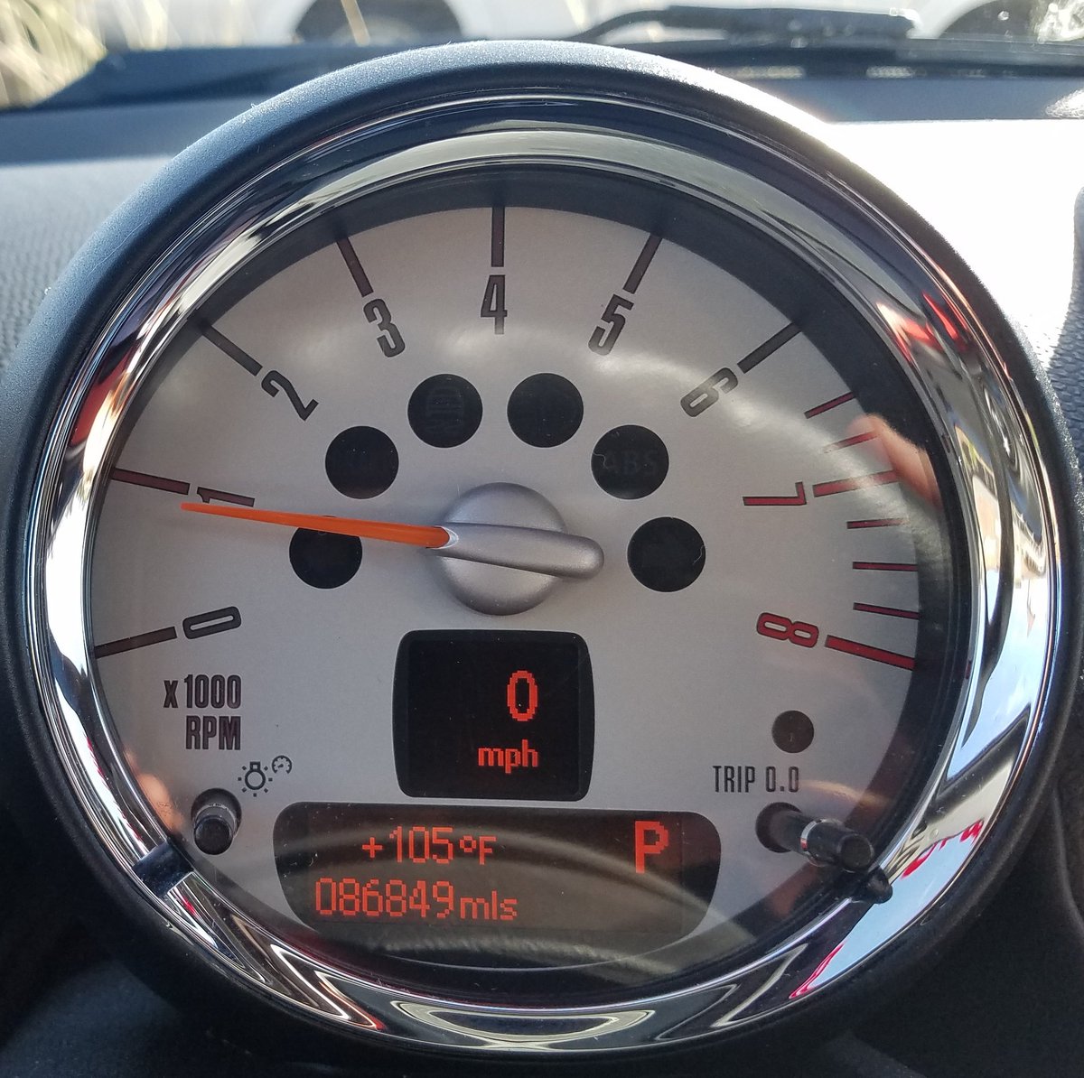 JSBrosD's tweet image. Stopped at Bravo Farms in Kettleman City, CA.  Met up with friends Tim and Sam from KY and chatted over ice cream.  Returned to La Roja and found the temperature 105°F!  Memories of 122°F in Palm Springs for #mtts2016.  #mtts2018