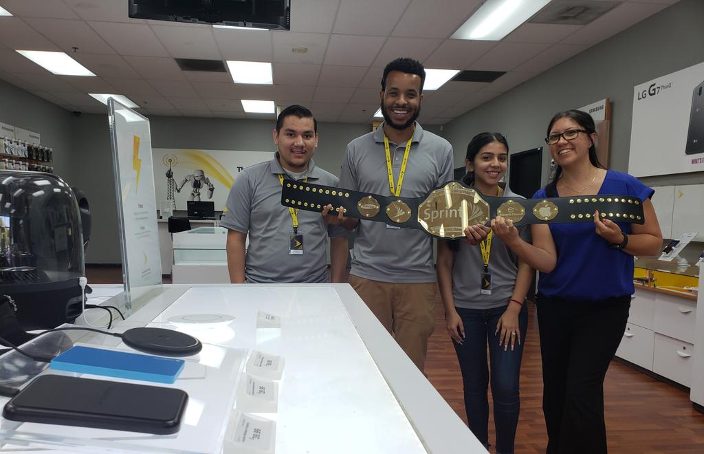 An amazing Monday making a visit with my Sprint Saturday Superstars at 8953 San Bernardino! #SprintSaturday @DozaCindy <a href="/TLE619/">Trent E</a>