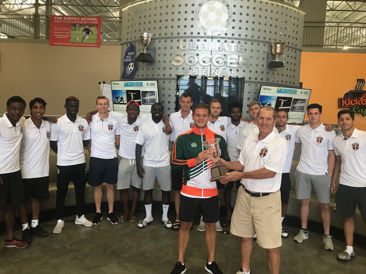 Congrats to David Goldsmith who was selected by his team mates and coaches as the winner of the 2018 Paul R Scicluna Total Soccer Player of the year for the Bucks.  And then scores two goals in the closing minutes to save the point.  Great choice team!  ⁦<a href="/USLPDL/">PDL</a>⁩ #Path2Pro