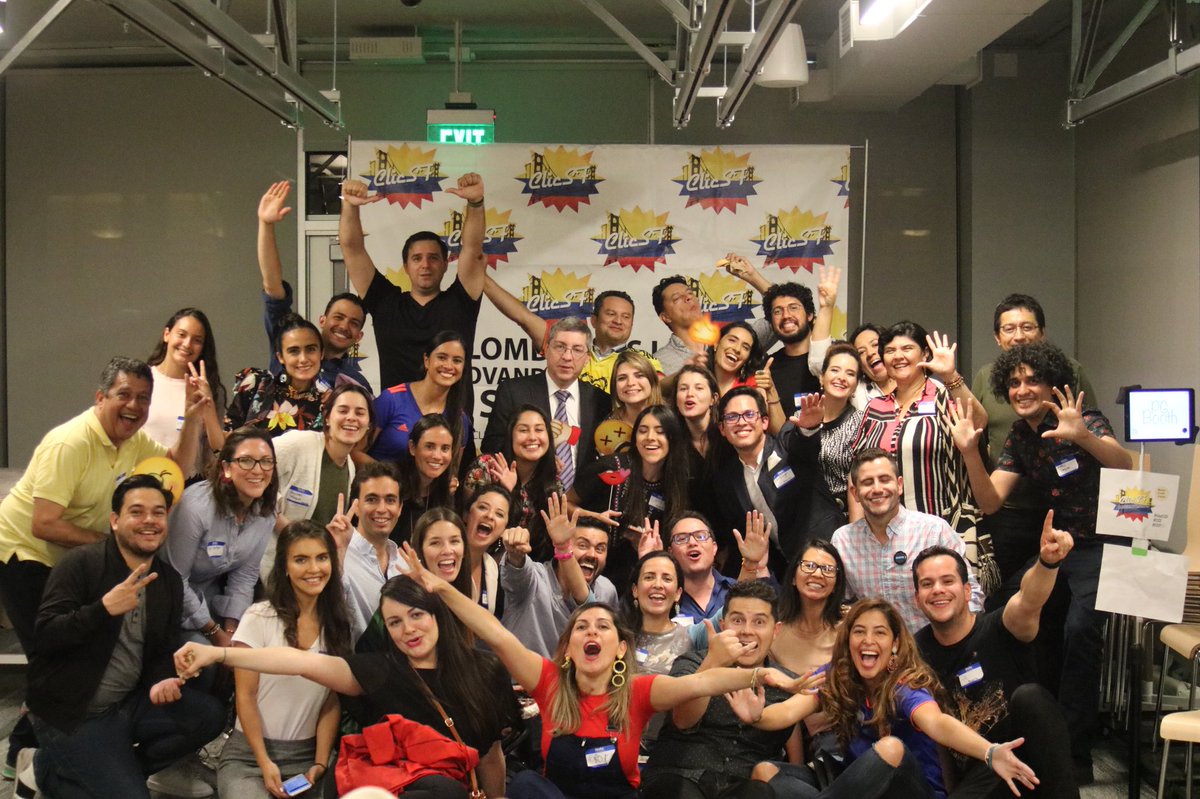Caro_Collazos's tweet photo. Cada ves somos más los 💛💙❤️ tesos innovando y colaborando en San Francisco 🙌🏻 @clicsf1 6️⃣ lleno de pura magia salvaje! Gracias al Google 💛 The Choclo 💙Panelistas ❤️ Voluntarios y Fundadores por hacer de este parche una hermosa realidad. #CLICSF6 #CLICSF 📸 @ernychava https://t.co/i5DIO0DEjU