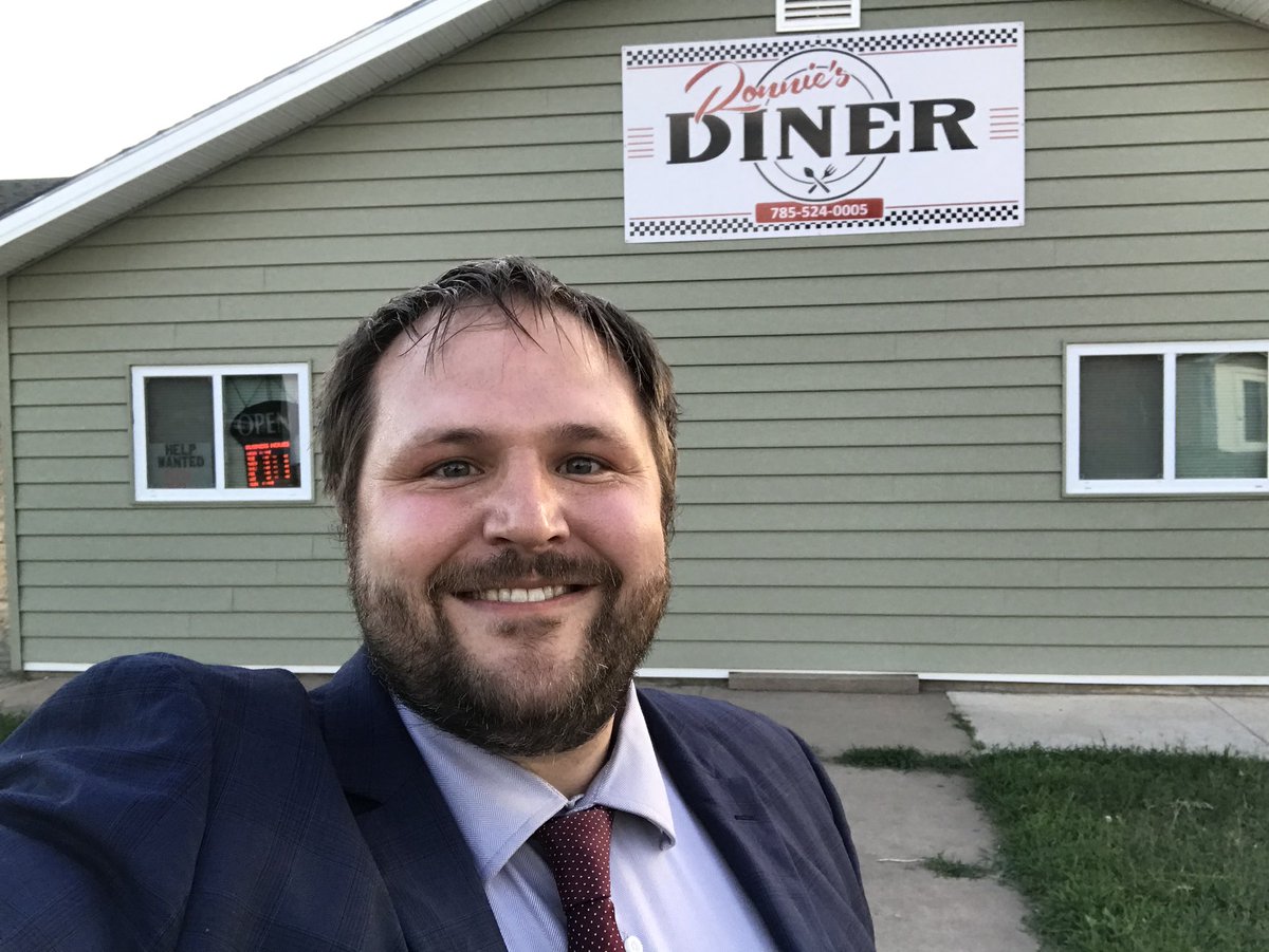 JeffCaldwell2's tweet photo. @ThatWesagain Had a great turnout at Ronnie’s Diner! Loaded up the car and ready to head back home! Thank you all for your dedication and support! It means a lot! Without you, we would not be able to do what we are doing! #CutSpending #CutTaxes #LegalizeIt #2A #Kansas

https://t.co/MWXFOJkTqo https://t.co/qvMdJTtHMB