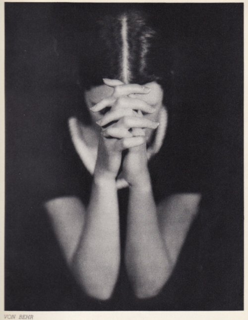 T__twitt's tweet photo. Atelier Von Behr
Photogravure, 1935 https://t.co/mQN0kSDiRr