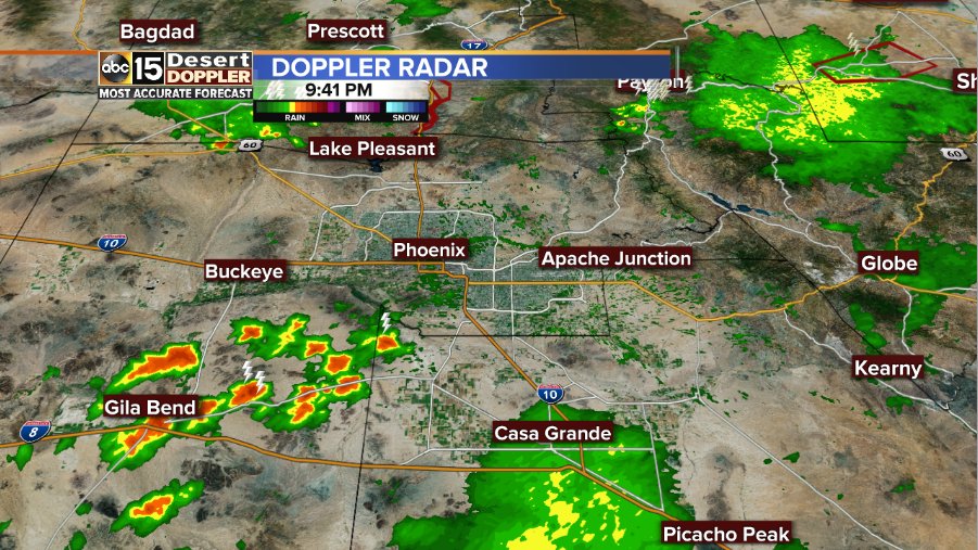 Boom! 

Multiple storms JUST fired up SW of the Valley. Headed SW now.

Storm chances continue across #AZ overnight.

#abc15wx #azwx