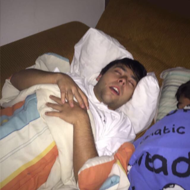 Pessoas Dormindo Feio