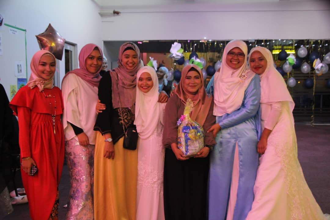 restuintcollege's tweet photo. Majlis Makan Malam ACRICC 2018
Sabtu | 14Julai 2018 | 8.00 Malam - 11.00 malam | Student Lounge
Anjuran : Art &amp; Culture Club RIC.

#RestuInternationalCollege 
#RestuCollege 
#PengajianTinggiMalaysia
#PendidikanMalaysia https://t.co/TlMzSuQOta